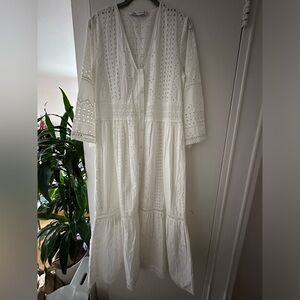 Like new Zara white summer dress